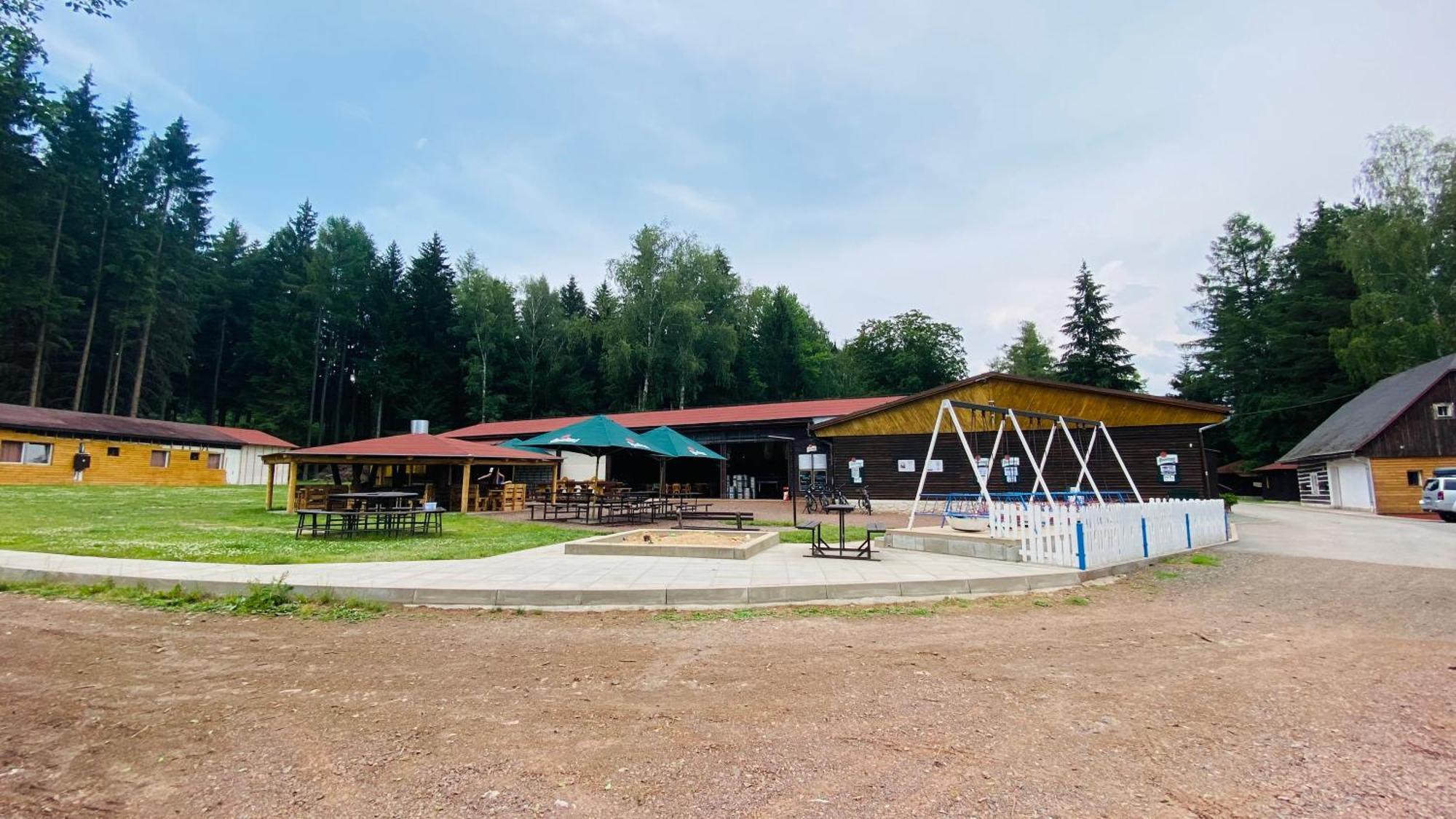 Chatovy Areal Zderina Police nad Metují Buitenkant foto